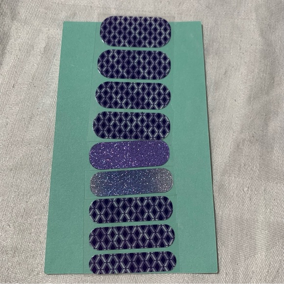 Jamberry Mixed Mani Nail Set, All New, Florals, 10 Half Sheet Nail Wraps - Picture 11 of 11